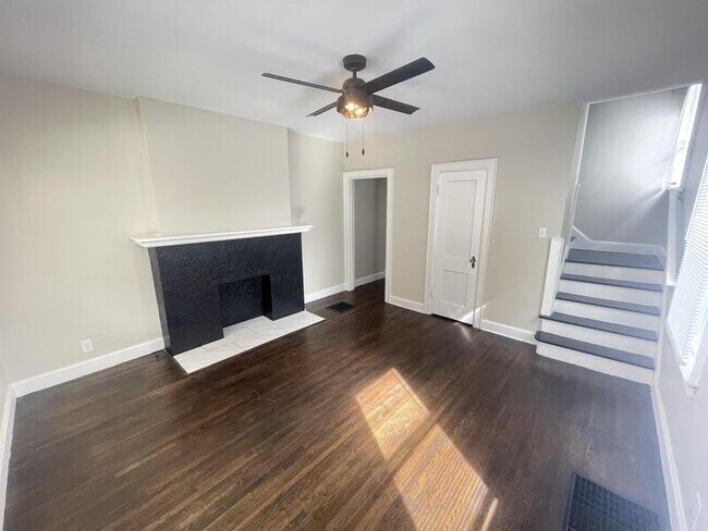 Building Photo - 1354 Oakwood Ave