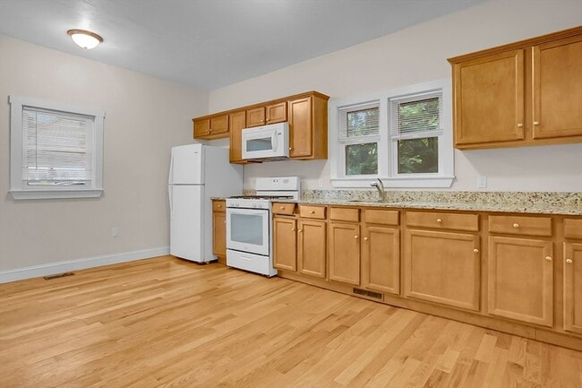 Building Photo - 29-33 Highland Avenue Unit 4