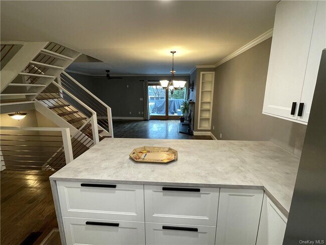 Foto del edificio - 18 Brewster Woods Dr