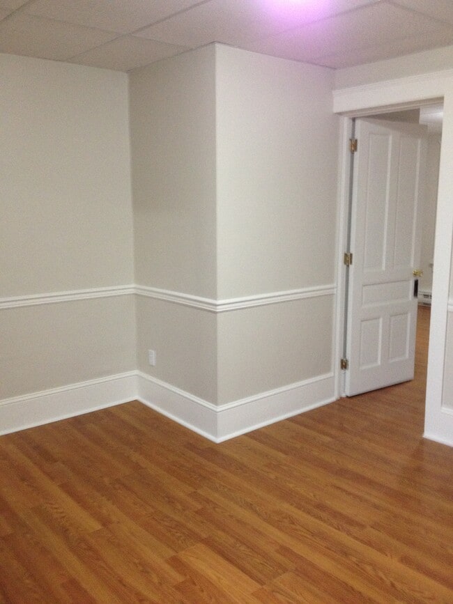 Building Photo - 144 E 5th St