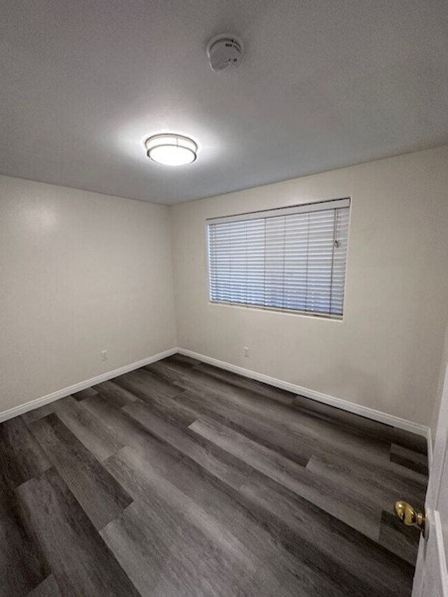 Building Photo - Charming 2 bed+1 bath + bonus office avaii...