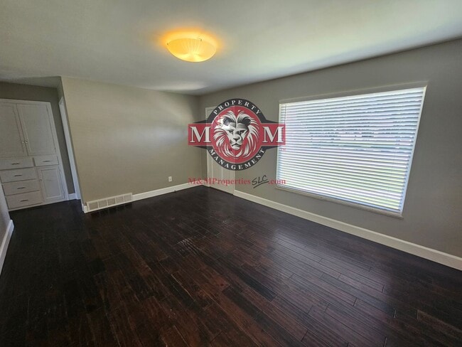 Building Photo - Great 4 Bd Home in Murray