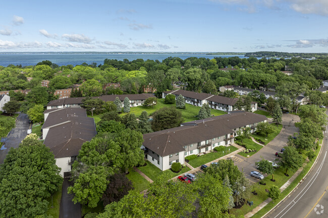 Aerial - Briarwood Apartments