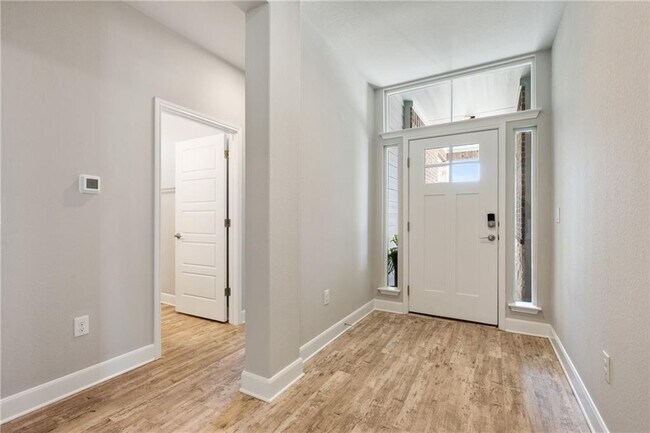 Building Photo - 9105 Alex Ln