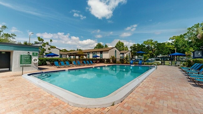 Building Photo - Oasis at Bayside