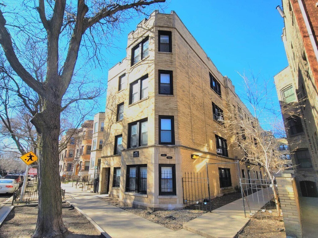648.5 W Roscoe St Unit S4, Chicago, IL 60657 Condo for Rent in