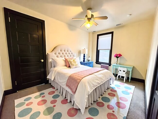 Building Photo - 3 Bedroom Single Family Home in Harrisburg!