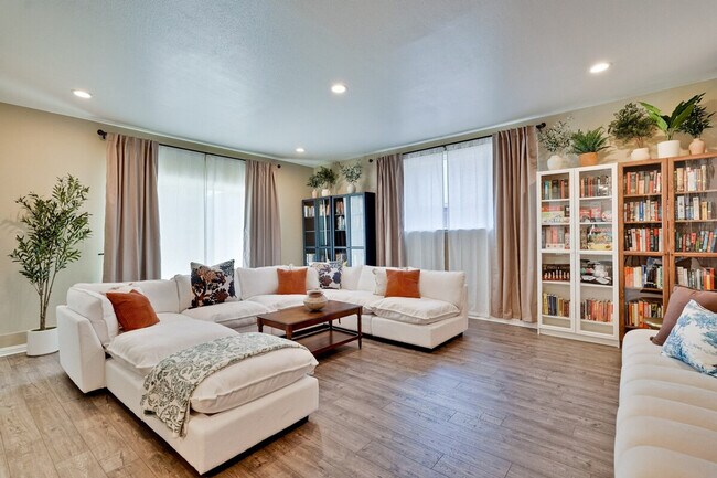 Foto del edificio - 6402 Tamalpais Ave