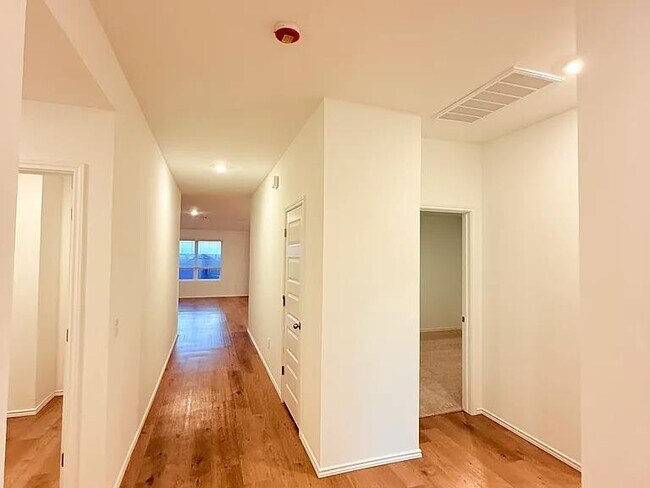 Building Photo - 1840 Black Poplar Wy