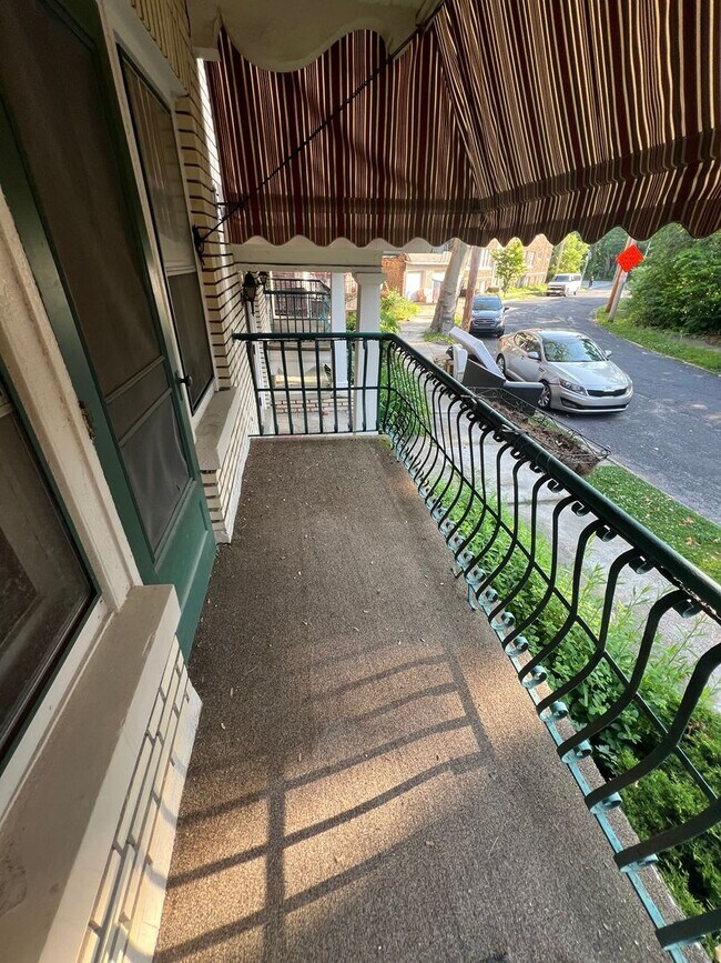 Foto del edificio - 1602 Ridgefield Rd