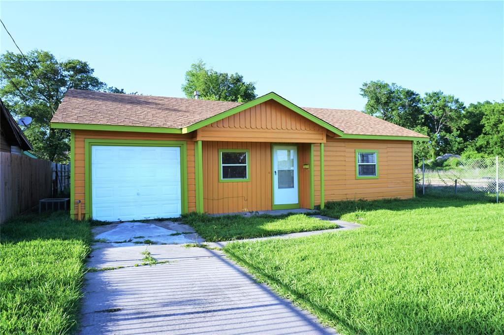 Primary Photo - 221 Noras Ln
