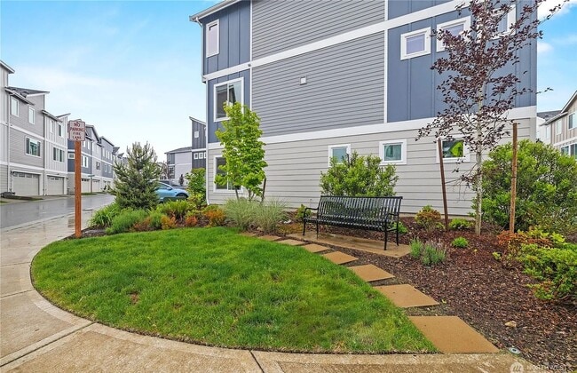 Building Photo - 32683 Park Butte Ln