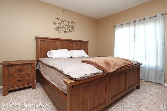 Foto del edificio - 1 br, 1 bath House - 7446 S Louise Ave