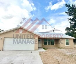 Building Photo - 1204 W Ash St