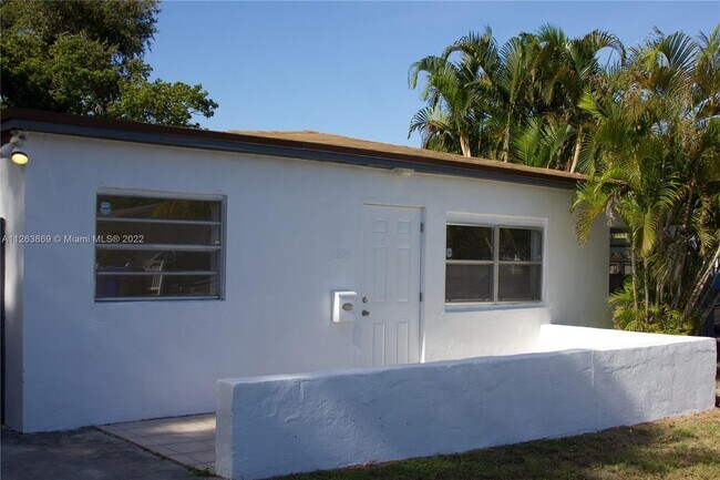 Building Photo - 2225 Taylor St