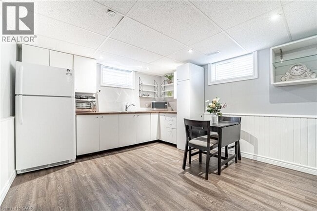 Building Photo - 146 Welbourn Dr