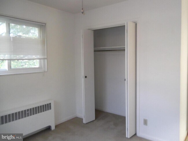 Foto del edificio - 2059 N Woodstock St