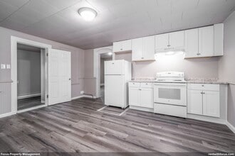 Building Photo - 213 Manitowoc St