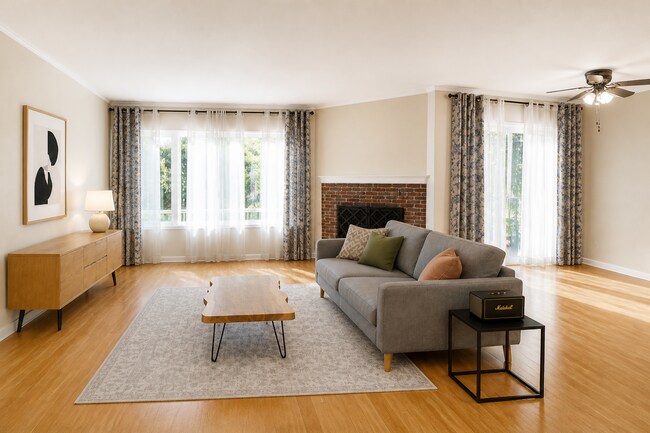 Foto del edificio - 5870 Green Valley Cir