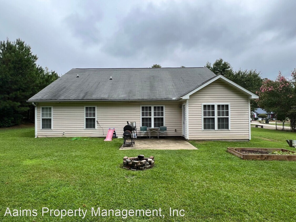 3 br, 2 bath House 120 Overton Rd House Rental in Raeford, NC