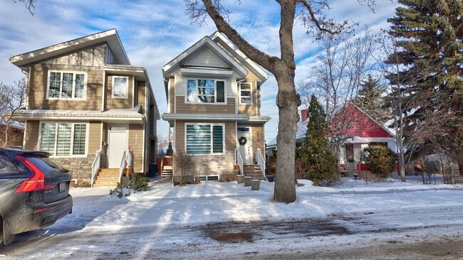 Photo du bâtiment - 9818-9874 74 Ave NW