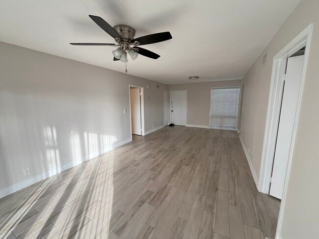 Foto del edificio - 10 Sheoah Blvd