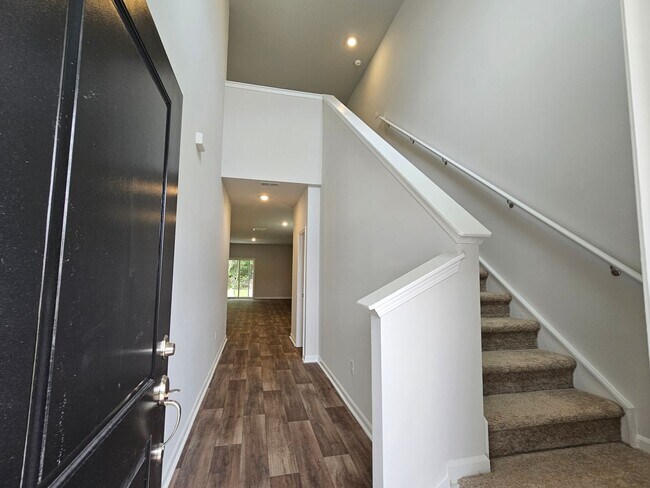 Foto del edificio - New 5 Bedroom/ 2.5 Bath Home