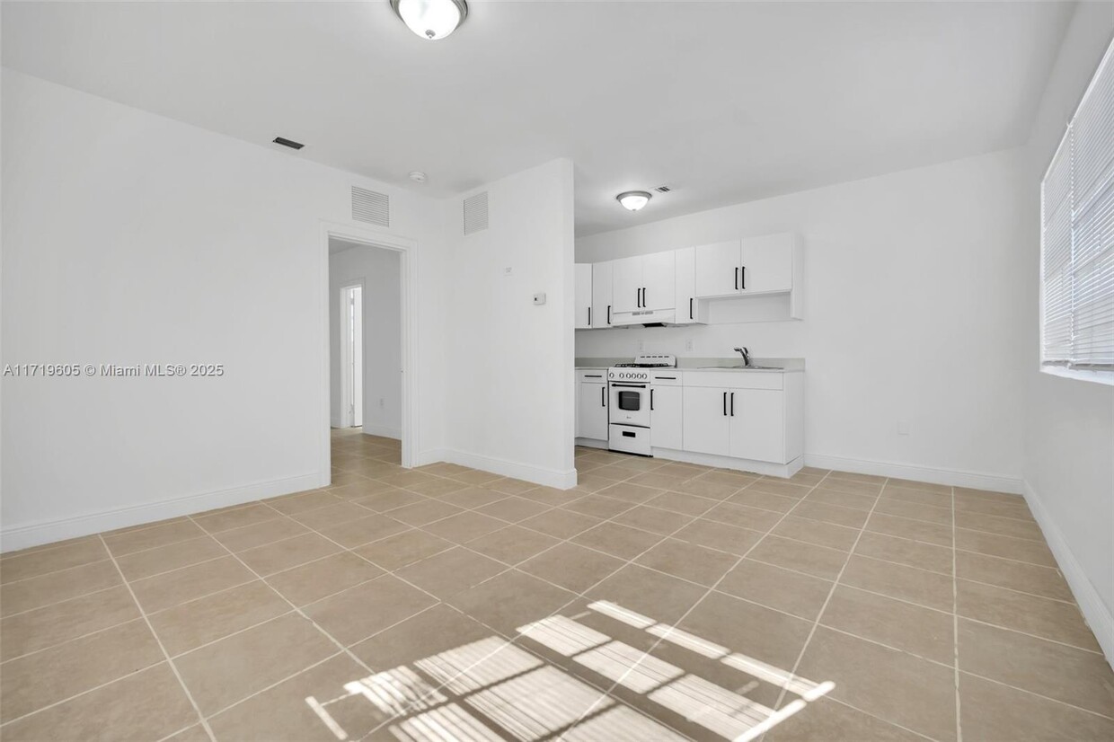 Foto principal - 750 84th St