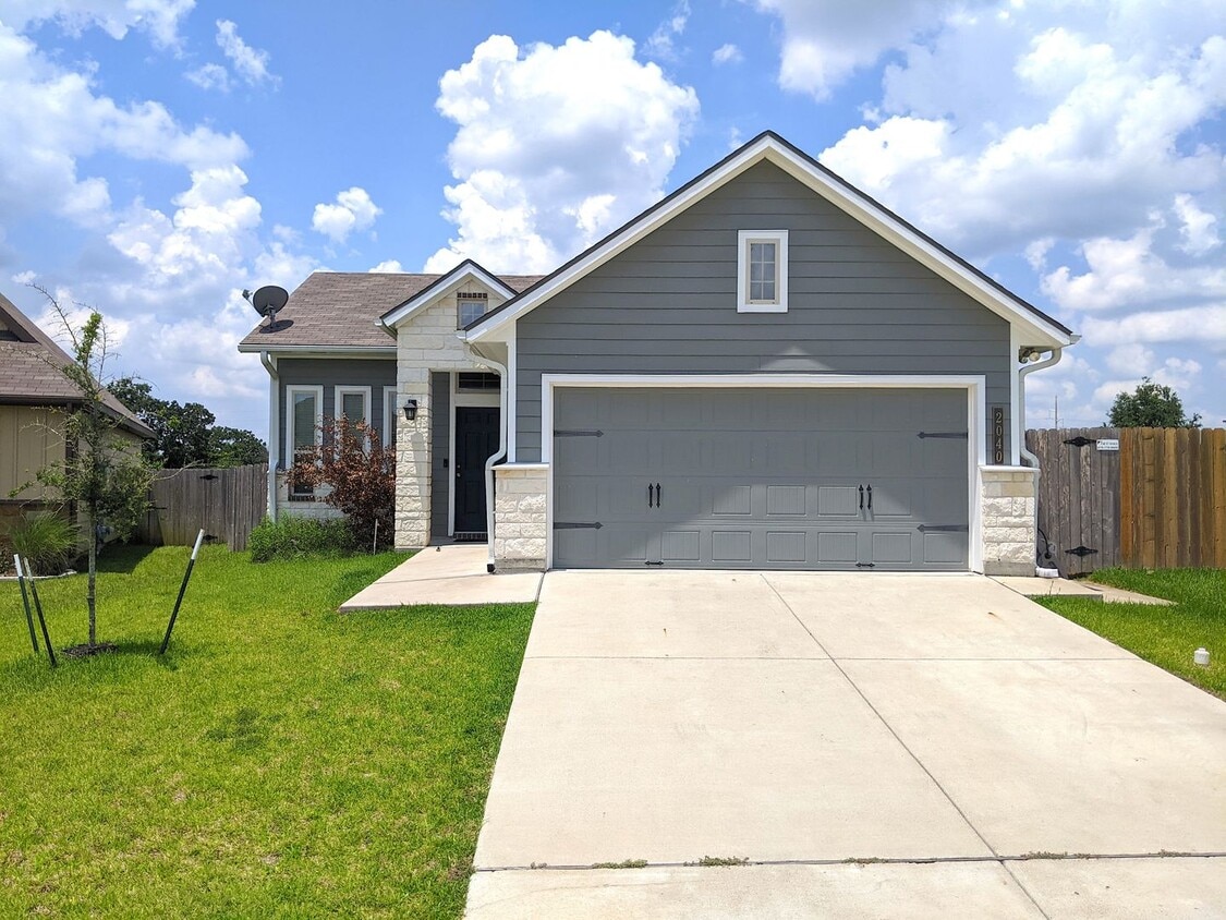 Available for Immediate Move-in! Wonderful Single Family Home in Siena! - Available for Immediate Move-in! Wonderful Single Family Home in Siena!