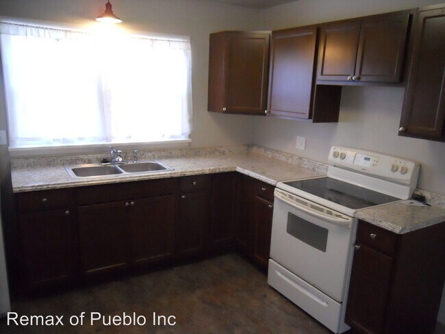 Building Photo - 3 br, 1 bath House - 1920 Hollywood Dr.