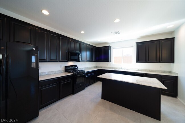 Building Photo - 5421 Scotch Cap Dr