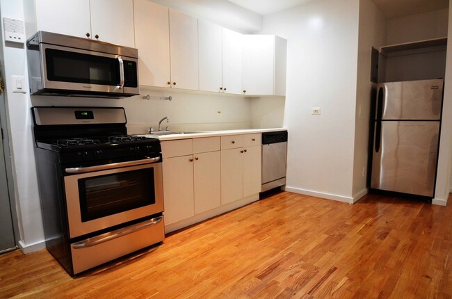 Building Photo - 500 W 148th St