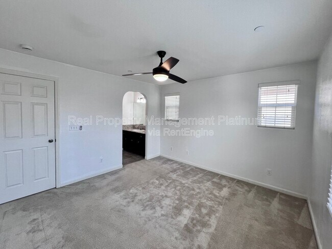 Foto del edificio - 3623 Etchings Way