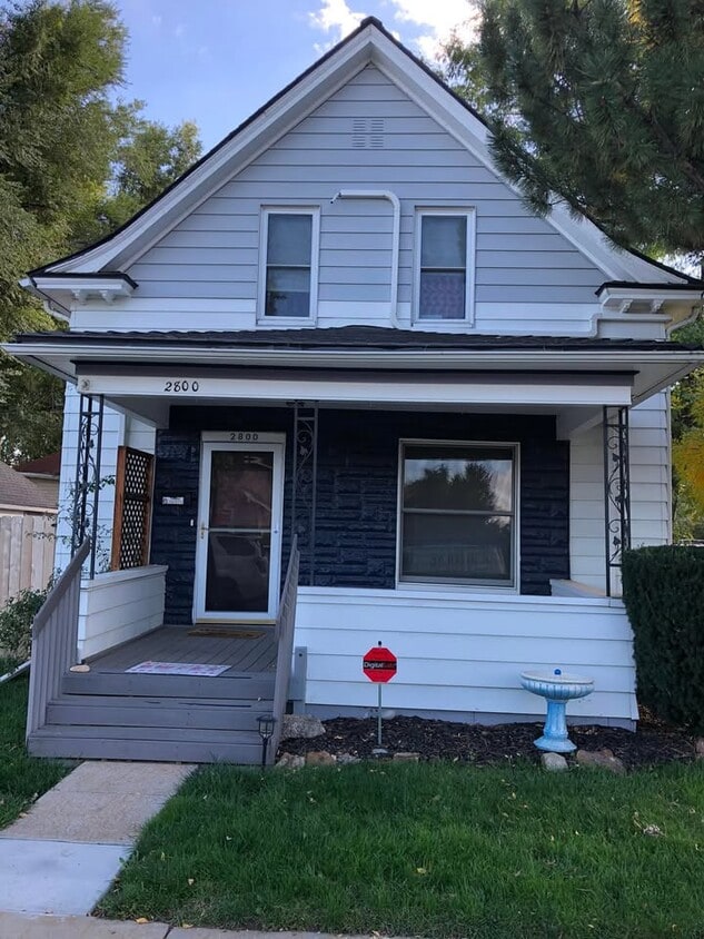 Primary Photo - 2800 S Acoma St