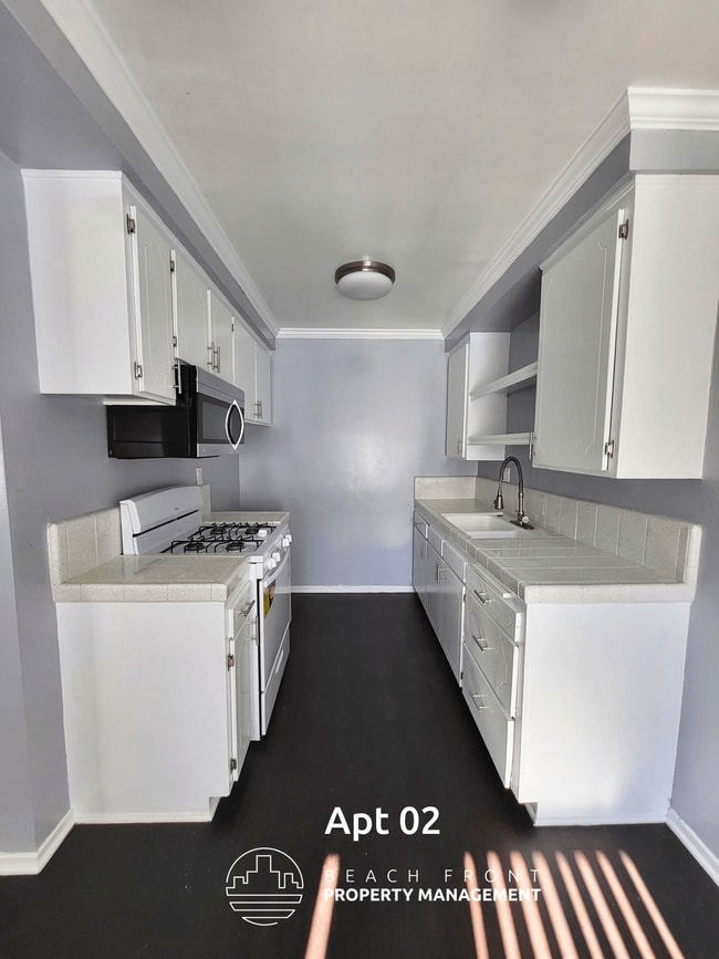 Foto del edificio - 12022 Birch Ave.