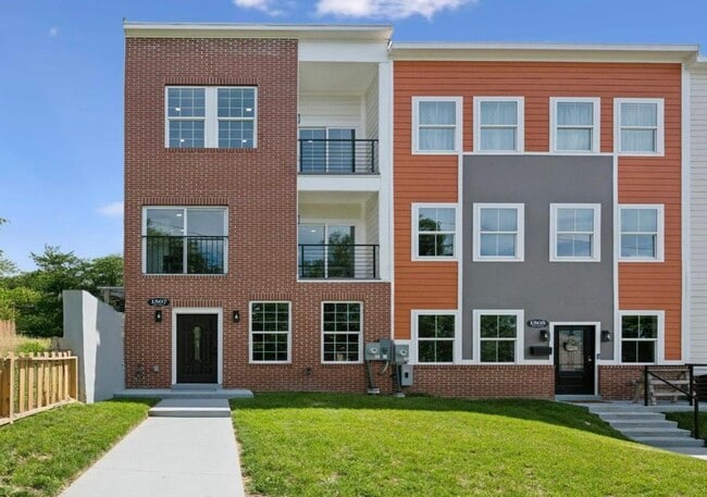 Building Photo - 1507 Erie St SE