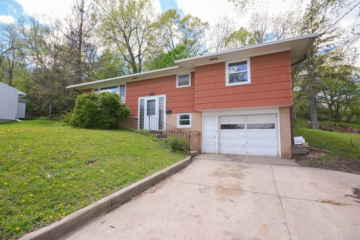 Primary Photo - This 3 Bedroom 1 Bath is Ready to be Your ...