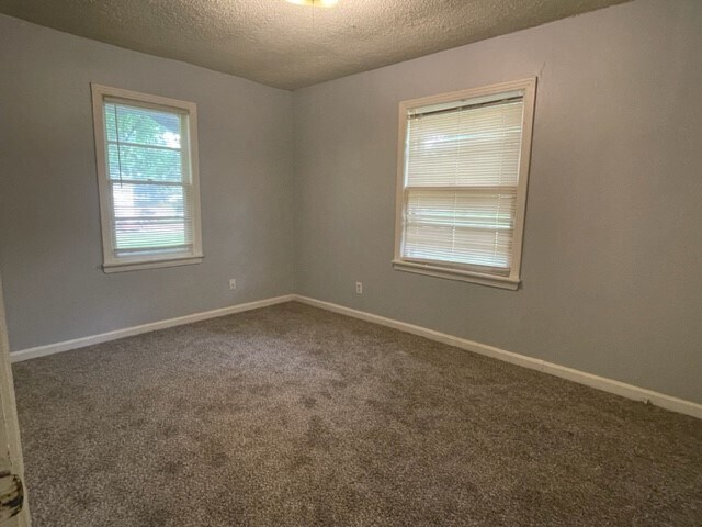 Foto del edificio - 2111 S Walnut Ln