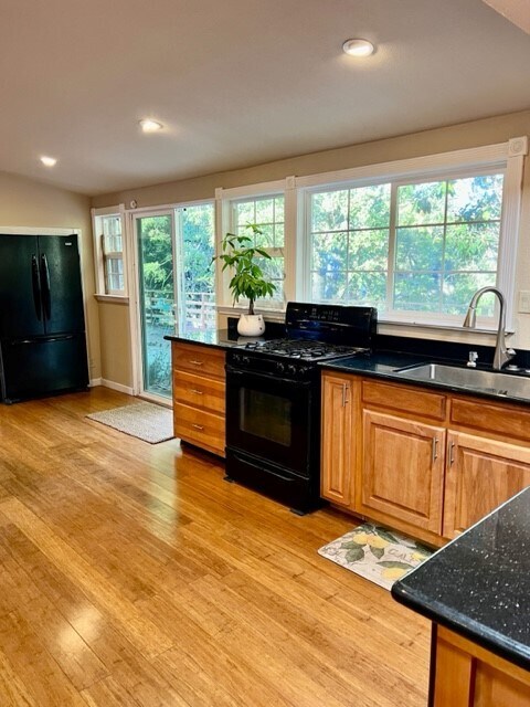 Foto del edificio - 1544 Pleasant Lane