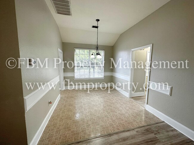 Foto del edificio - 801 Oak Dr