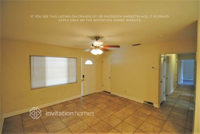 Foto del edificio - 5609 Sandalwood Dr