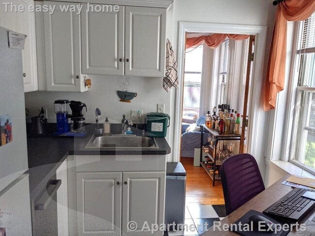 Photo - 331 Harvard St Apartment