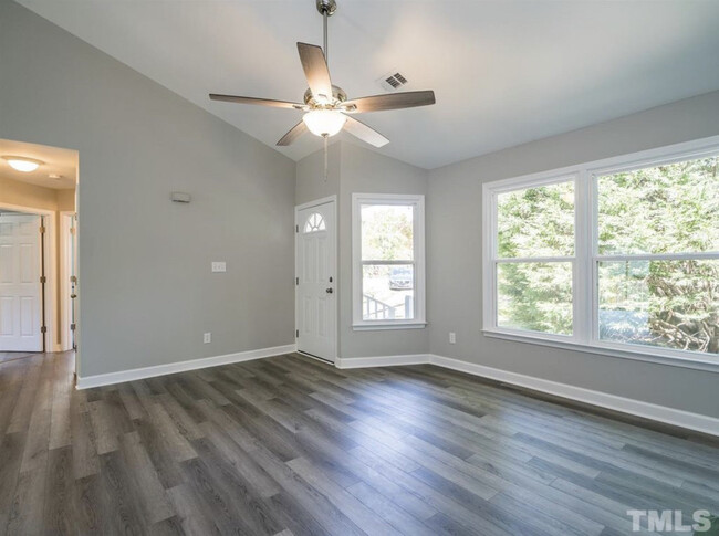 Foto del edificio - 3208 Harmony Ct
