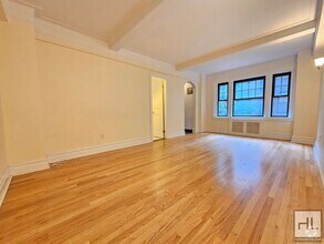 Building Photo - Studio Apartment in West Village | 2nd Flo...