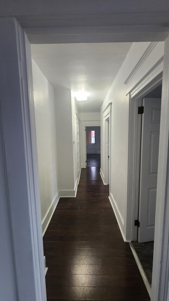 Foto del edificio - 812 Central Ave