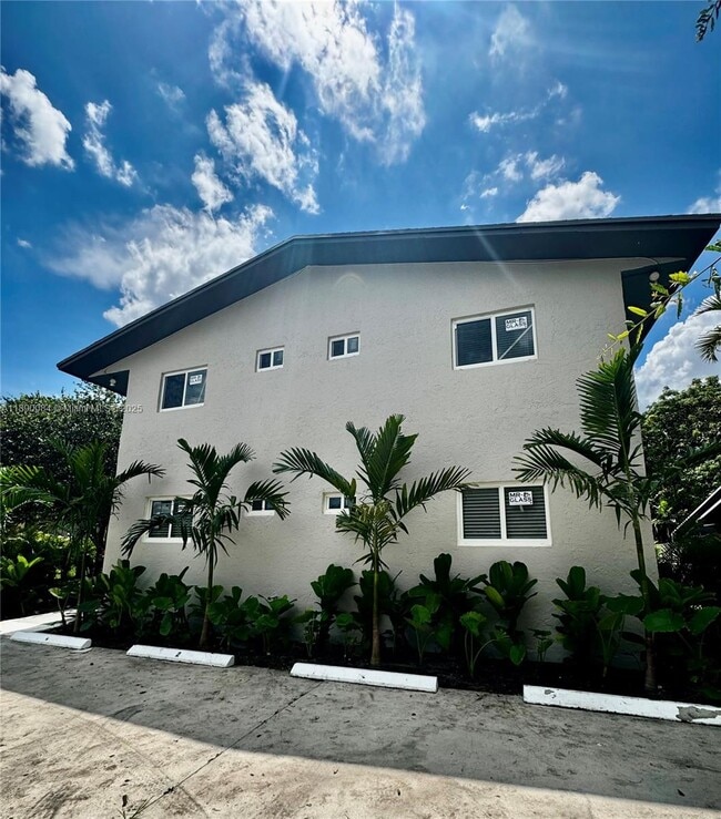 Foto del edificio - 1460 SW 24th Ct