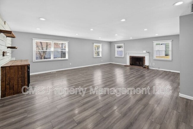 Building Photo - 55 Ember Ln