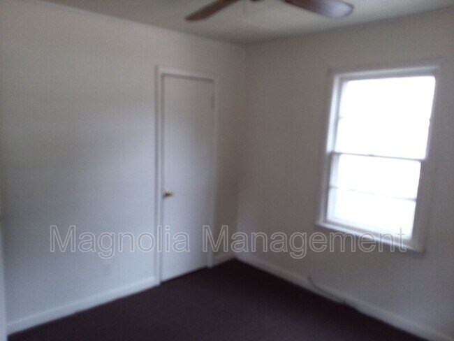 Foto del edificio - 922 E Andrews Ave