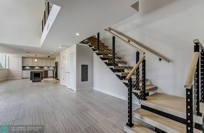 Foto del edificio - 215 N New River Dr E