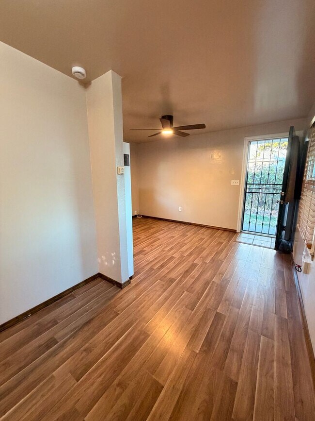 Foto del edificio - 660 Maple St